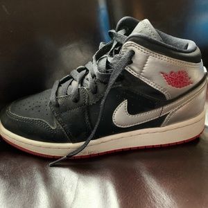 Nike Air Jordan 1 Mid GS Johnny Kilroy 554725-057 Boys Black Suede Sneakers